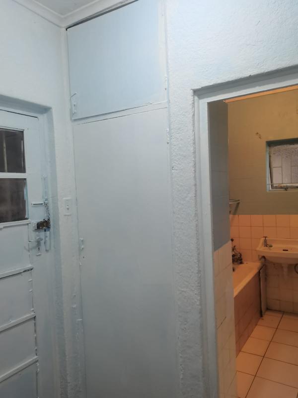 1 Bedroom Property for Sale in Maitland Western Cape